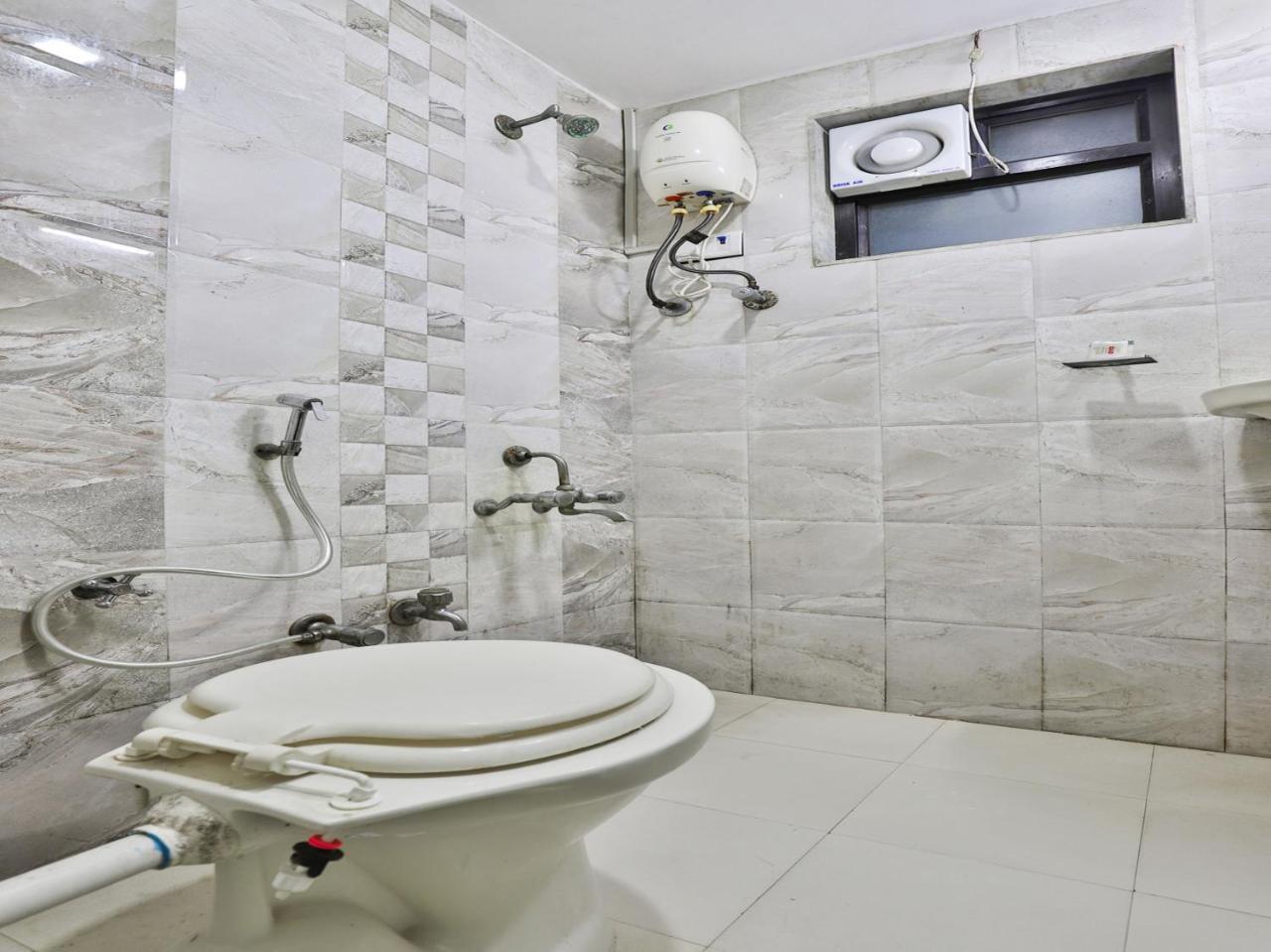 Hotel Ambica Daman Extérieur photo