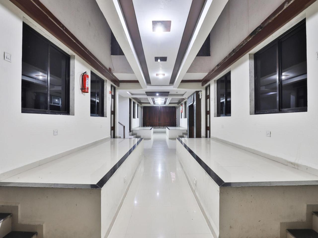 Hotel Ambica Daman Extérieur photo