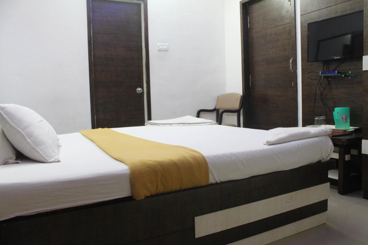 Hotel Ambica Daman Extérieur photo